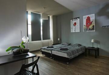 Фото номера Двухместный номер с 1 кроватью и ванной комнатой Хостелы Corner Hostel г. Вроцлав 9