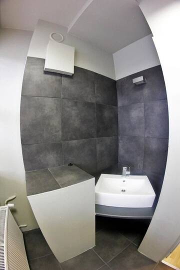 Фото номера Четырехместный номер с ванной комнатой Хостелы Corner Hostel г. Вроцлав 5