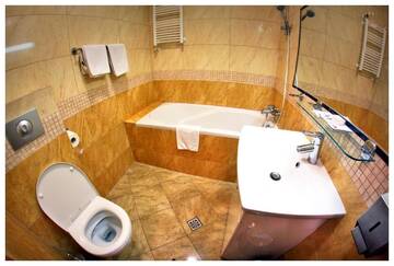 Фото номера Двухместный номер с 1 кроватью и ванной Отель Hotel Orbita г. Вроцлав 4