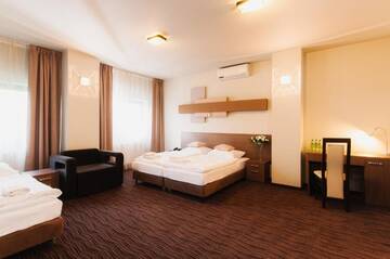 Фото номера Двухместный номер с 2 отдельными кроватями Отель Hotel Wena г. Вроцлав 9