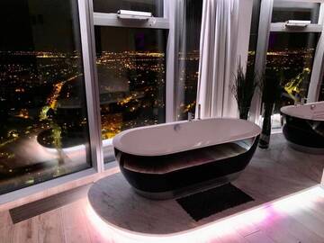 Фото номера Апартаменты с ванной и душем Апартаменты Bathtub View Luxury Apartments in Sky Tower г. Вроцлав 8