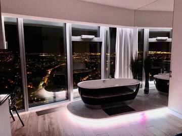 Фото номера Апартаменты с ванной и душем Апартаменты Bathtub View Luxury Apartments in Sky Tower г. Вроцлав 16