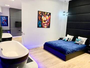 Фото номера Апартаменты с ванной и душем Апартаменты Bathtub View Luxury Apartments in Sky Tower г. Вроцлав 21