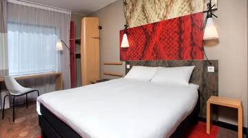 Фото номера Стандартный номер с 1 кроватью Отель Ibis Wroclaw Centrum г. Вроцлав 11