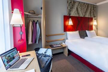 Фото номера Стандартный номер с 2 кроватями Отель Ibis Wroclaw Centrum г. Вроцлав 11