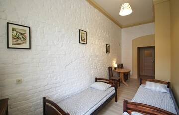 Фото номера Четырехместный номер с ванной комнатой Хостелы Vanilla Hostel Wrocław г. Вроцлав 3