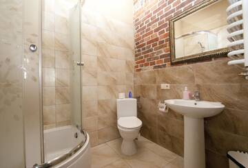 Фото номера Трехместный номер с собственной ванной комнатой Хостелы Vanilla Hostel Wrocław г. Вроцлав 4