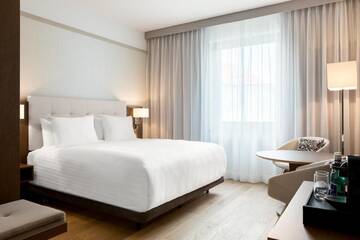Фото номера Стандартный двухместный номер с 1 кроватью Отель AC Hotel by Marriott Wroclaw г. Вроцлав 2