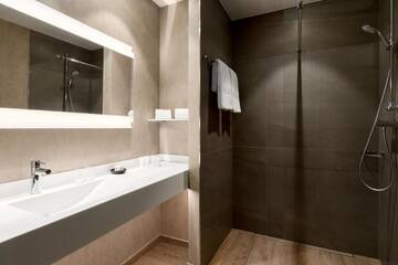 Фото номера Стандартный двухместный номер с 1 кроватью террасой Отель AC Hotel by Marriott Wroclaw г. Вроцлав 4