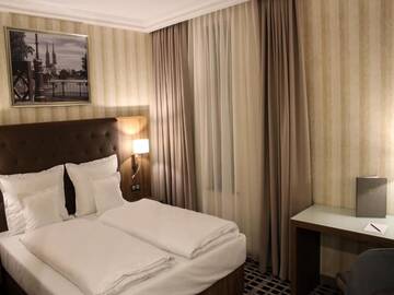 Фото номера Одноместный номер Отель Grand City Wrocław г. Вроцлав 15