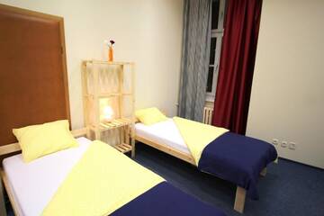 Фото номера Двухместный номер с 1 кроватью Хостелы ONE LUCKY HOSTEL - Rynek - Pokoje prywatne г. Вроцлав 6