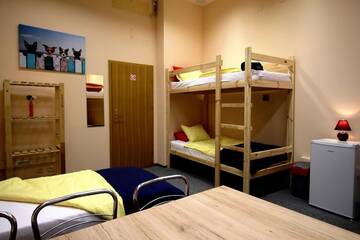 Фото номера Семейный номер с общей ванной комнатой Хостелы ONE LUCKY HOSTEL - Rynek - Pokoje prywatne г. Вроцлав 5