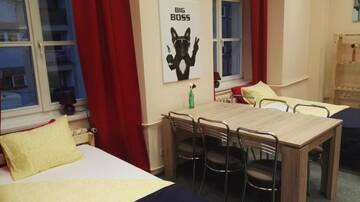 Фото номера Семейный номер с общей ванной комнатой Хостелы ONE LUCKY HOSTEL - Rynek - Pokoje prywatne г. Вроцлав 2