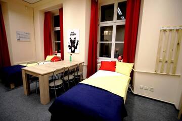 Фото номера Семейный номер с общей ванной комнатой Хостелы ONE LUCKY HOSTEL - Rynek - Pokoje prywatne г. Вроцлав 3