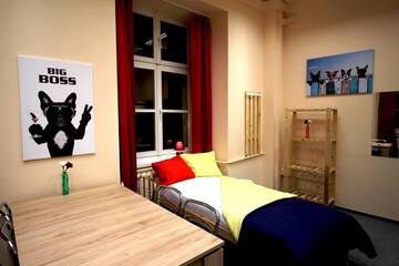 Фото номера Семейный номер с общей ванной комнатой Хостелы ONE LUCKY HOSTEL - Rynek - Pokoje prywatne г. Вроцлав 7