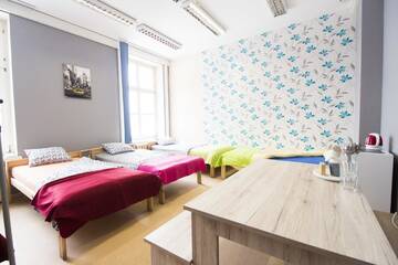Фото номера Семейный номер с общей ванной комнатой Хостелы ONE LUCKY HOSTEL - Rynek - Pokoje prywatne г. Вроцлав 2