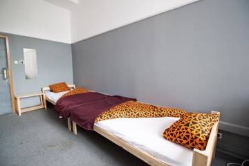 Фото номера Семейный номер с общей ванной комнатой Хостелы ONE LUCKY HOSTEL - Rynek - Pokoje prywatne г. Вроцлав 2