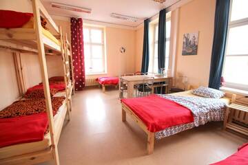 Фото номера Семейный номер с общей ванной комнатой Хостелы ONE LUCKY HOSTEL - Rynek - Pokoje prywatne г. Вроцлав 5