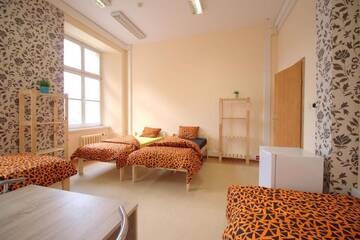 Фото номера Семейный номер с общей ванной комнатой Хостелы ONE LUCKY HOSTEL - Rynek - Pokoje prywatne г. Вроцлав 3