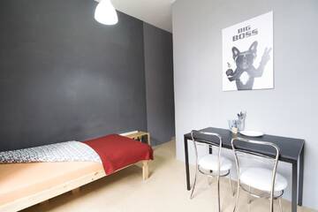 Фото номера Семейный номер с общей ванной комнатой Хостелы ONE LUCKY HOSTEL - Rynek - Pokoje prywatne г. Вроцлав 2