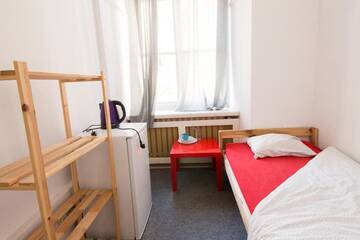 Фото номера Четырехместный номер Хостелы ONE LUCKY HOSTEL - Rynek - Pokoje prywatne г. Вроцлав 2
