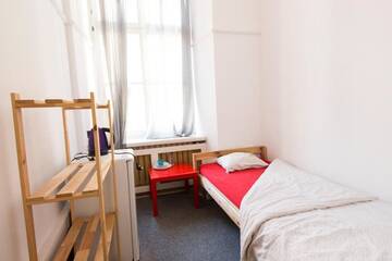 Фото номера Четырехместный номер Хостелы ONE LUCKY HOSTEL - Rynek - Pokoje prywatne г. Вроцлав 3