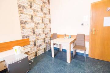 Фото номера Четырехместный номер Хостелы ONE LUCKY HOSTEL - Rynek - Pokoje prywatne г. Вроцлав 4