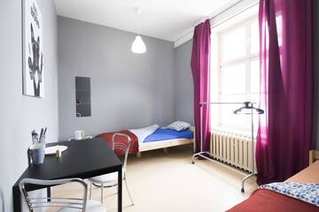 Фото номера Семейный номер с общей ванной комнатой Хостелы ONE LUCKY HOSTEL - Rynek - Pokoje prywatne г. Вроцлав 6