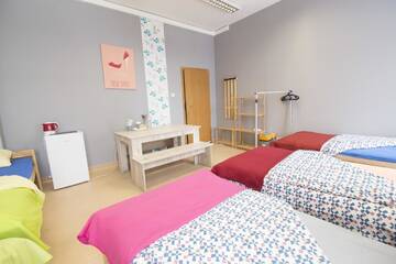 Фото номера Семейный номер с общей ванной комнатой Хостелы ONE LUCKY HOSTEL - Rynek - Pokoje prywatne г. Вроцлав 3