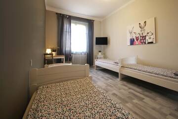 Фото номера Семейный номер-студио Хостелы Swiebodzki Hostel г. Вроцлав 3