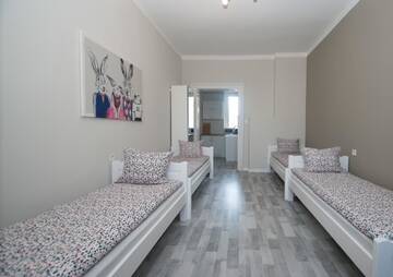 Фото номера Семейный номер-студио Хостелы Swiebodzki Hostel г. Вроцлав 6