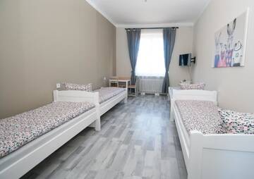Фото номера Семейный номер-студио Хостелы Swiebodzki Hostel г. Вроцлав 7