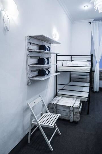 Фото номера Четырехместный номер Хостелы FlyFly Hostel г. Вроцлав 11