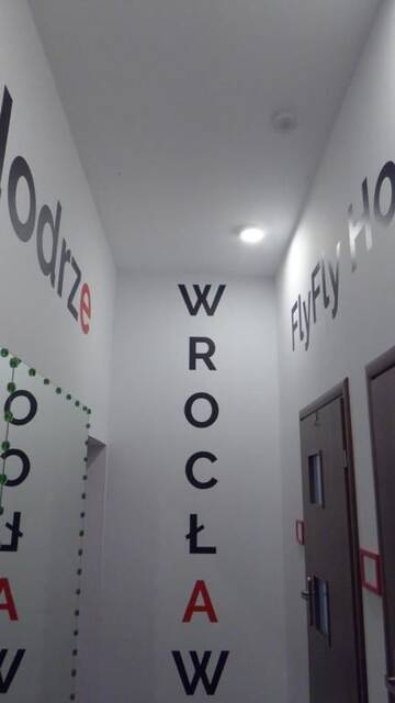 Фото номера Двухместный номер с 2 отдельными кроватями Хостелы FlyFly Hostel г. Вроцлав 27