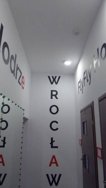 Фото номера Двухместный номер с 2 отдельными кроватями Хостелы FlyFly Hostel г. Вроцлав 7