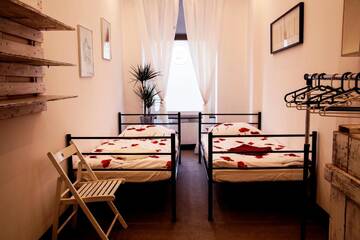 Фото номера Двухместный номер с 2 отдельными кроватями Хостелы FlyFly Hostel г. Вроцлав 12