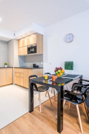 Фото номера Апартаменты с балконом Апарт-отели Modern City Apartments г. Вроцлав 12