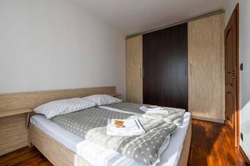 Фото номера Улучшенный семейный номер Апартаменты Mala Italia Apartments г. Вроцлав 2