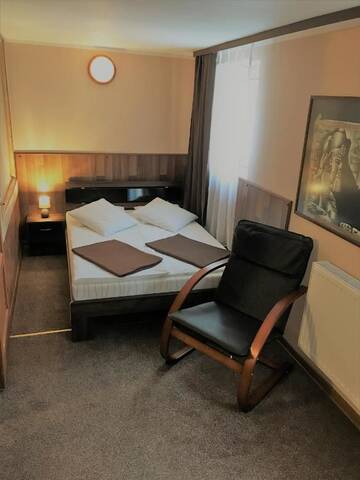 Фото номера Двухместный номер с 1 кроватью и ванной Апарт-отели Hotel VILLA Rezydent г. Вроцлав 3