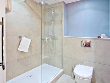 Фото номера Улучшенный двухместный номер с 1 кроватью Отель Novotel Wrocław Centrum г. Вроцлав 16