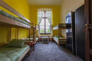 Фото номера Кровать в общем 6-местном номере для мужчин и женщин Хостелы Locomotive Hostel г. Вроцлав 3