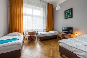 Фото номера Стандартный трехместный номер Хостелы Savoy Wrocław г. Вроцлав 5