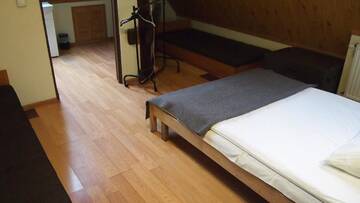 Фото номера Четырехместный номер с собственной ванной комнатой Хостелы Hostel Baza 15 г. Вроцлав 3