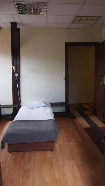 Фото номера Четырехместный номер с собственной ванной комнатой Хостелы Hostel Baza 15 г. Вроцлав 6