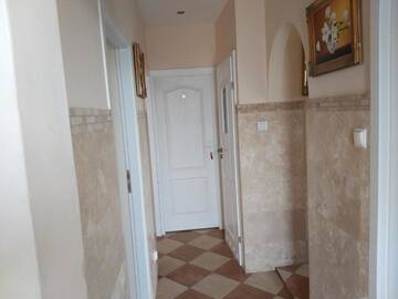 Фото номера Семейный номер с душем Хостелы Hostel Rumiankowy - Airport Hostel г. Вроцлав 3