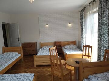 Фото номера Семейный номер с террасой Хостелы Hostel Rumiankowy - Airport Hostel г. Вроцлав 7