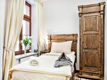 Фото номера Одноместный номер Апарт-отели Five Stars Bed&amp;Breakfast г. Вроцлав 3