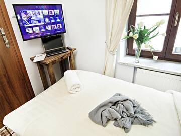 Фото номера Одноместный номер Апарт-отели Five Stars Bed&amp;Breakfast г. Вроцлав 4