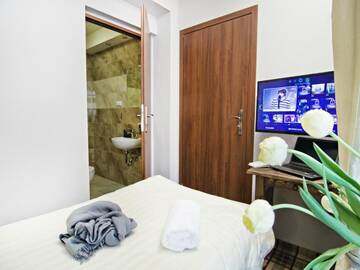 Фото номера Одноместный номер Апарт-отели Five Stars Bed&amp;Breakfast г. Вроцлав 5