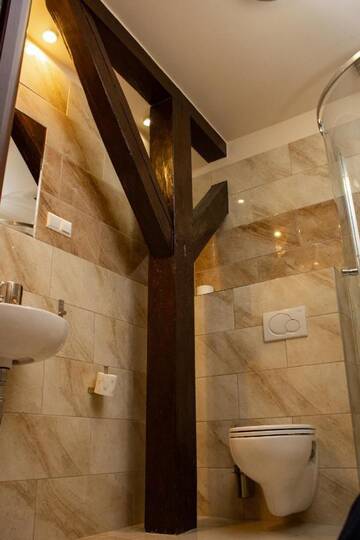 Фото номера Трехместный номер Апарт-отели Five Stars Bed&amp;Breakfast г. Вроцлав 3